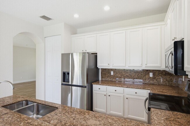 Building Photo - 8895 Chestnut Ridge Way