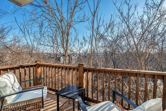 Building Photo - Nashville Skyline Retreat