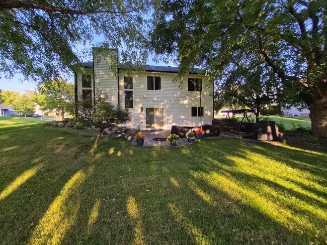 Building Photo - Pet-Friendly 3BR, 1/3.4 Home in Apple Vall...