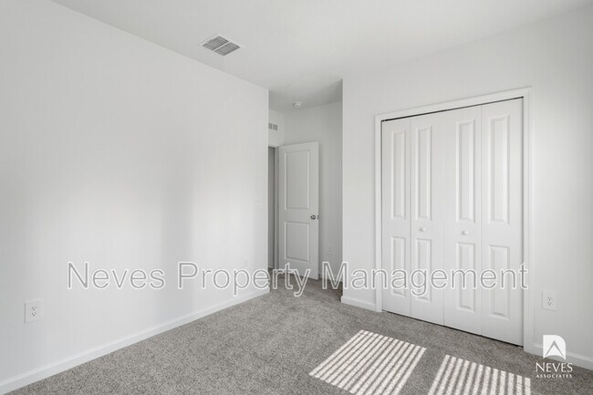 Building Photo - 4980 Worchester Dr