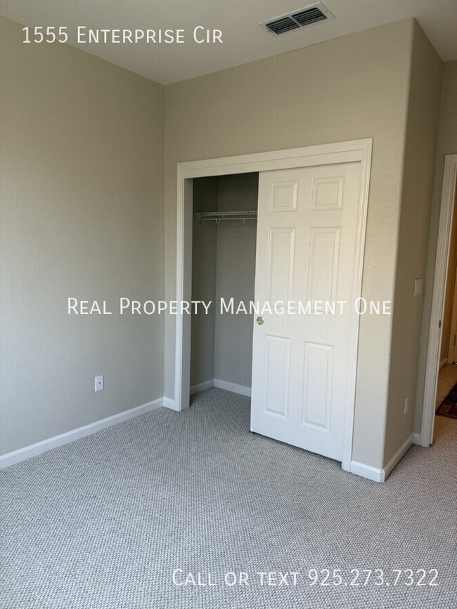 Building Photo - 1555 Enterprise Cir