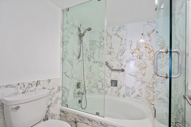 Building Photo - 5000 N Ocean Blvd