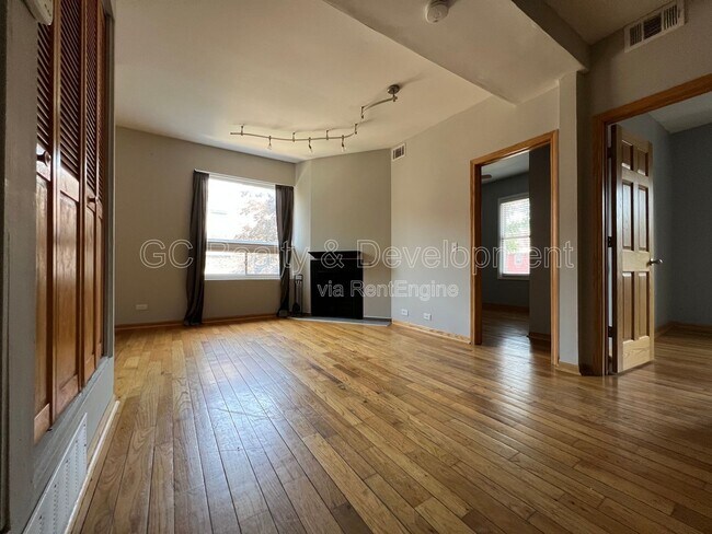 Building Photo - 2145 N Lakewood Ave