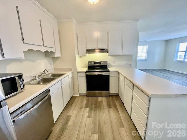 Building Photo - 416 E 19th St