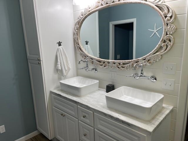 Building Photo - 2002 Greenwood Dr