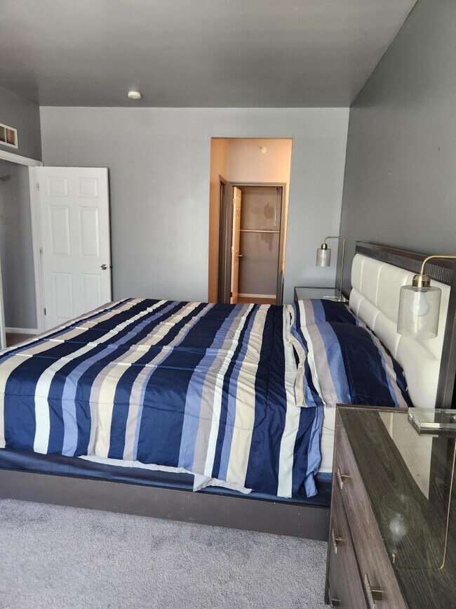 Building Photo - 23668 Northstone Village Dr