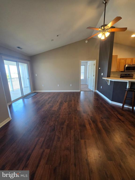 Building Photo - 3403L N Sagamore Dr