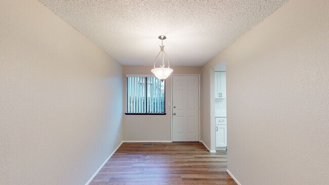 Building Photo - 1520 E Main St