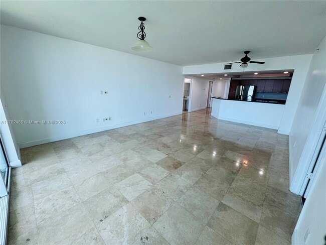 Building Photo - 15051 Royal Oaks Ln