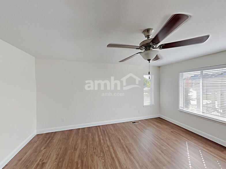 Building Photo - 12749 Ventana St