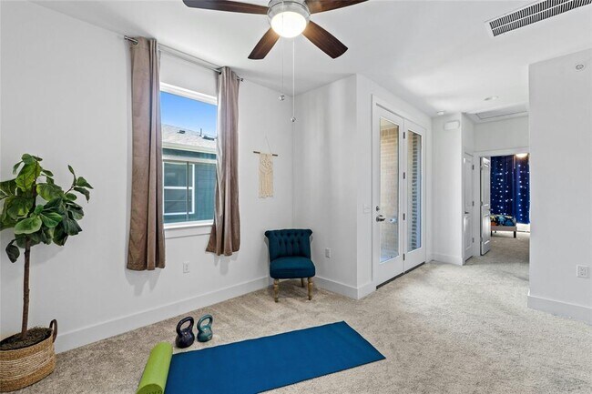 Building Photo - 2516 Simond Ave