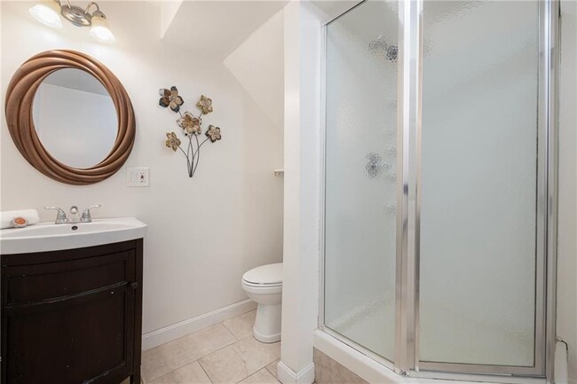 Building Photo - 231 Maple Ave