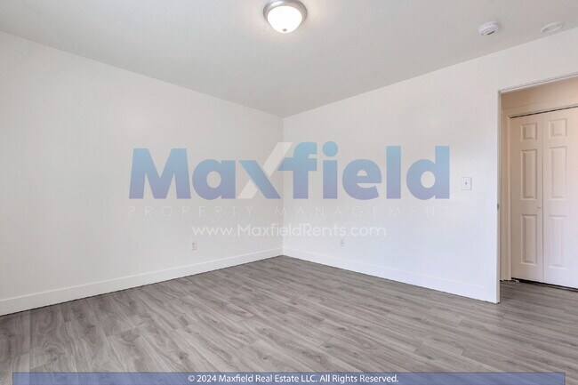 Building Photo - North Salt Lake 2 BD 1 BA Only $500 Deposit - Upper Level - Brookside Lofts Unit 7