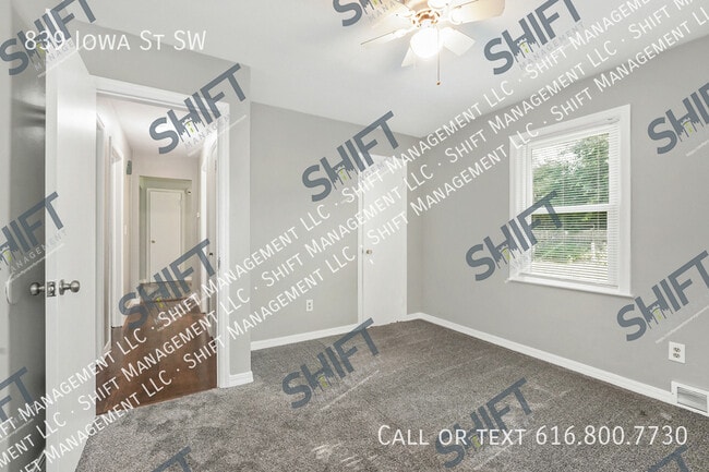 Building Photo - 839 Iowa St SW