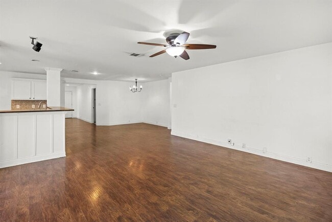 Building Photo - 789 Kingfisher Ln