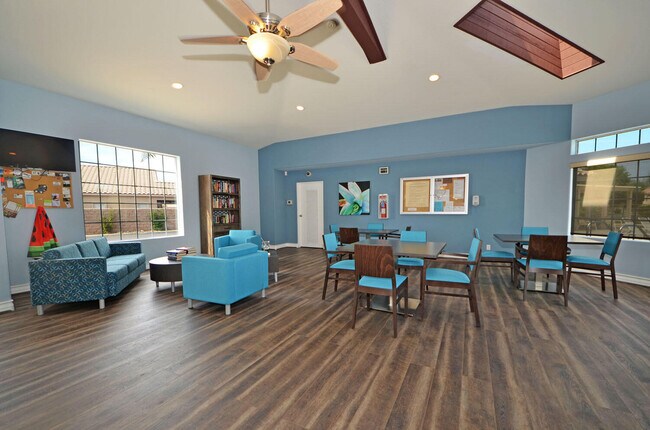 Building Photo - 45703 Spyglass Hill St