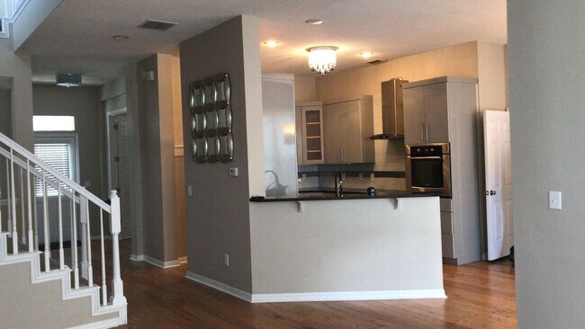 Building Photo - 607 Wisteria Ct