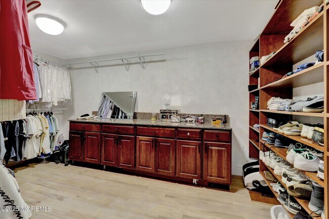 Building Photo - 13 Valley Forge Rd