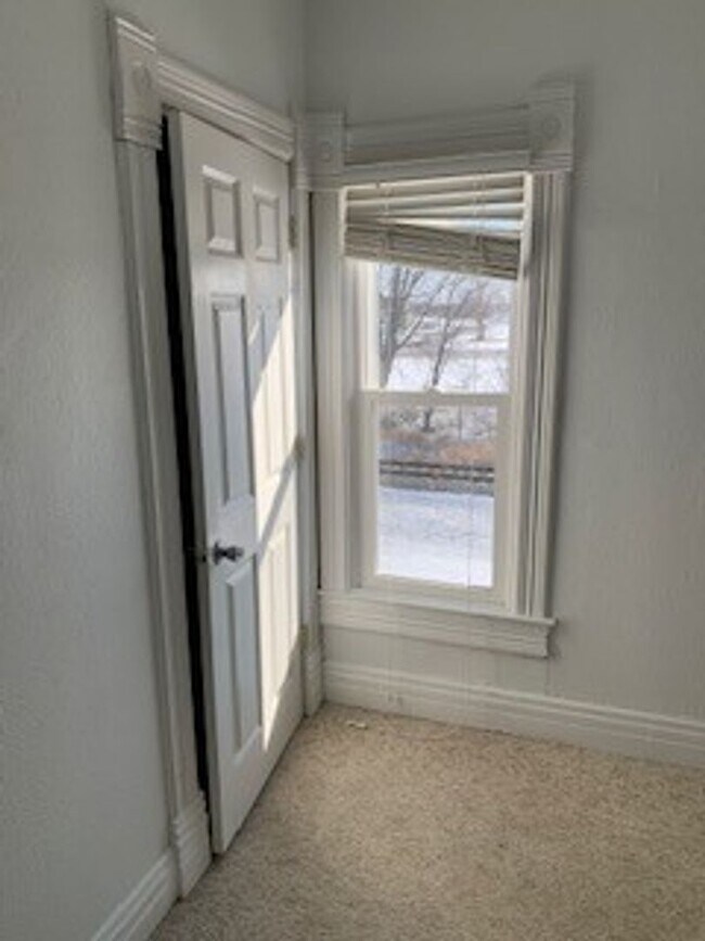 Building Photo - FIVE BR, 2 BA HOUSE in Jesup