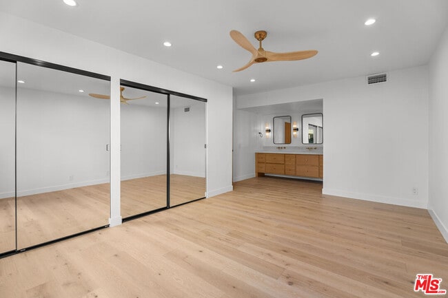 Building Photo - 1648 Palisades Dr