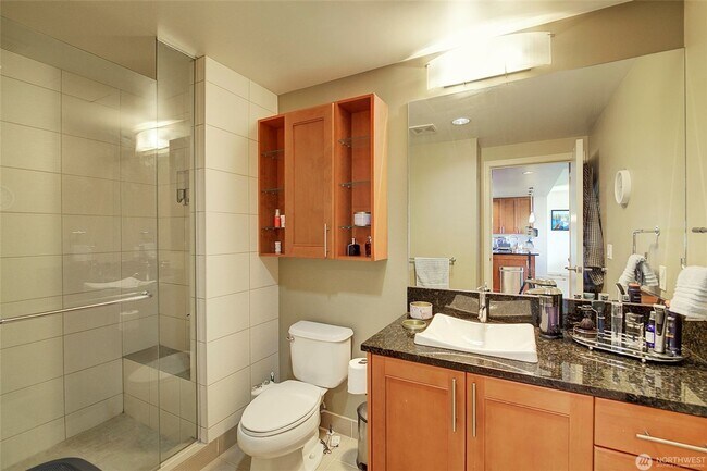 Building Photo - 2Bd/2Ba Bellevue Condo