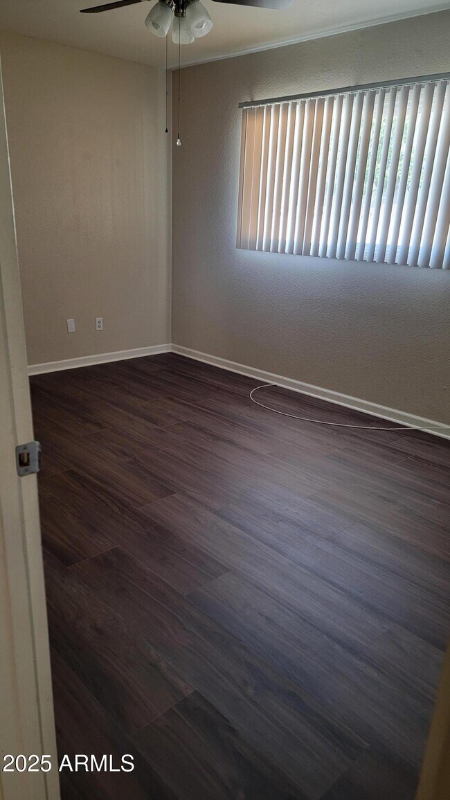 Building Photo - 1648 E Laguna Dr