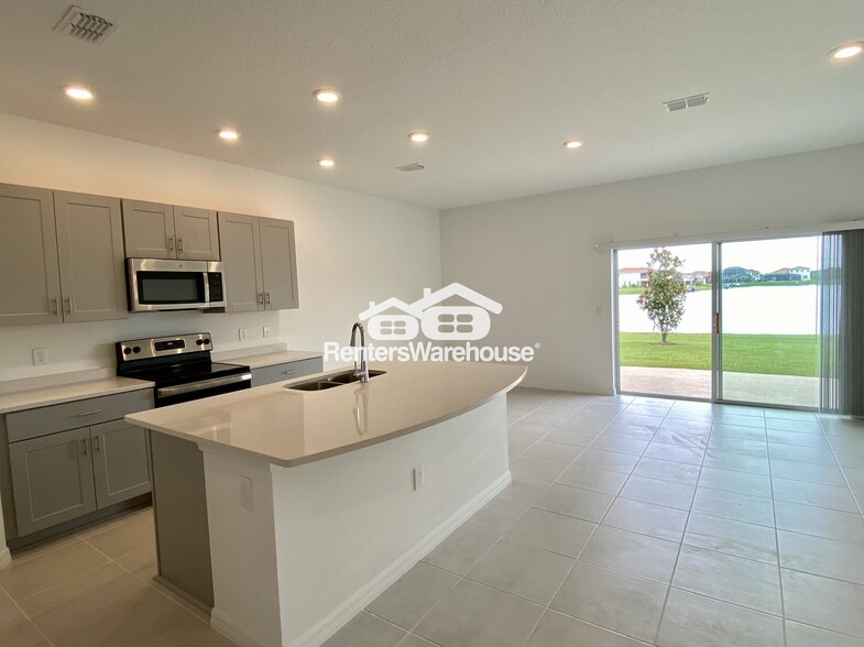 Building Photo - 1272 Lago Vista Ct