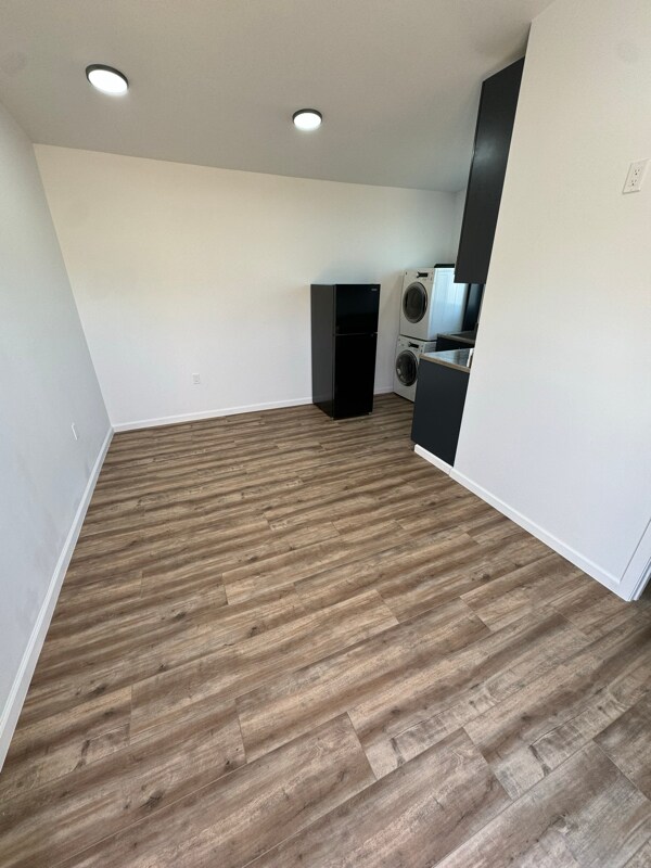 Building Photo - 268 Meadowbrook Dr