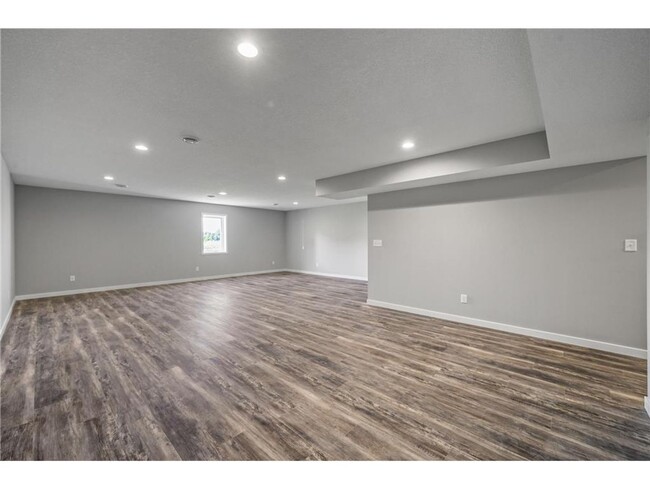 Building Photo - Rare 3 bed 4 bath no upgrade left out! 2 f...