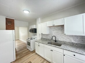 Building Photo - 71 6th St