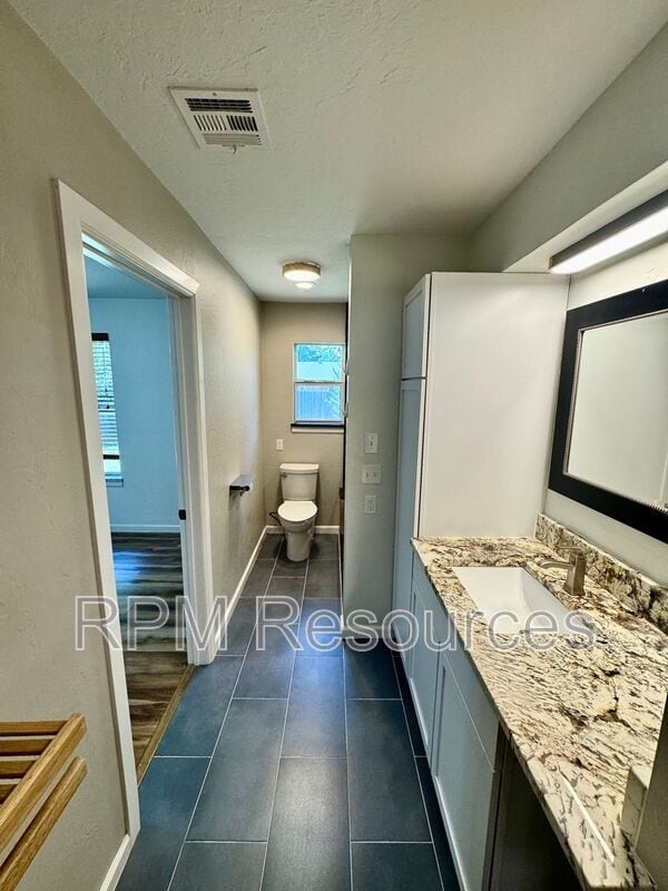 Building Photo - 11813 Larkdale Dr