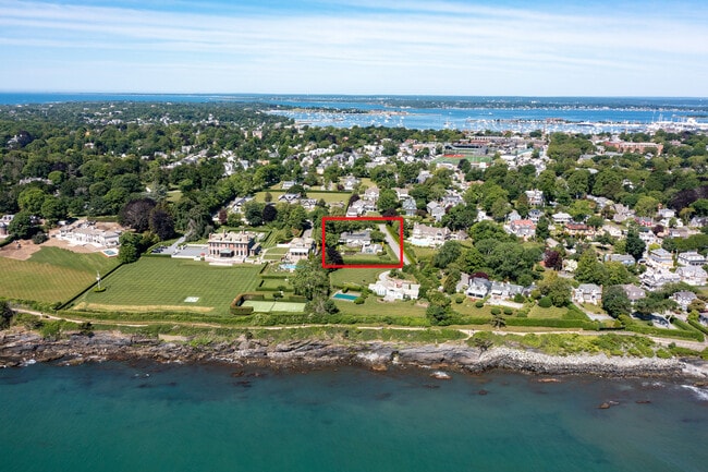 Building Photo - 3 Barclay Sq