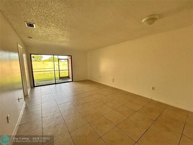 Building Photo - 2205 SW 80th Terrace