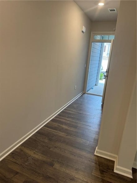 Building Photo - 471 Stoneybrook Dr