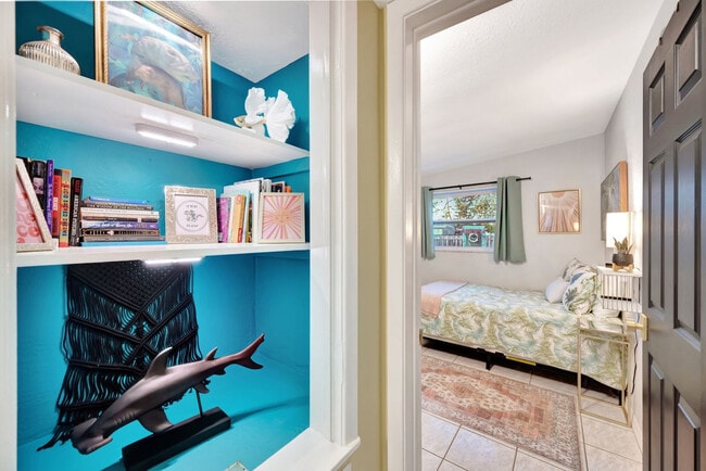 Building Photo - 5025 9th Ave S