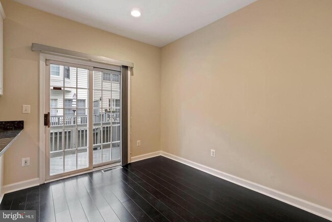 Building Photo - 8878 Ashgrove House Ln
