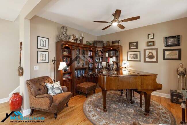 Building Photo - 913 Beech Glen Dr