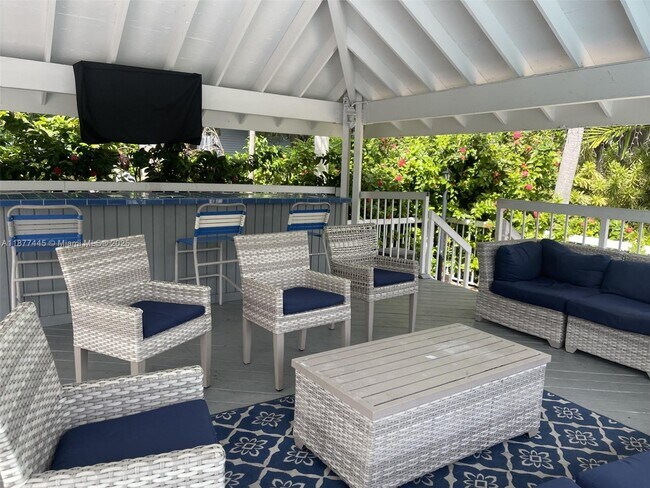 Building Photo - 798 Crandon Blvd