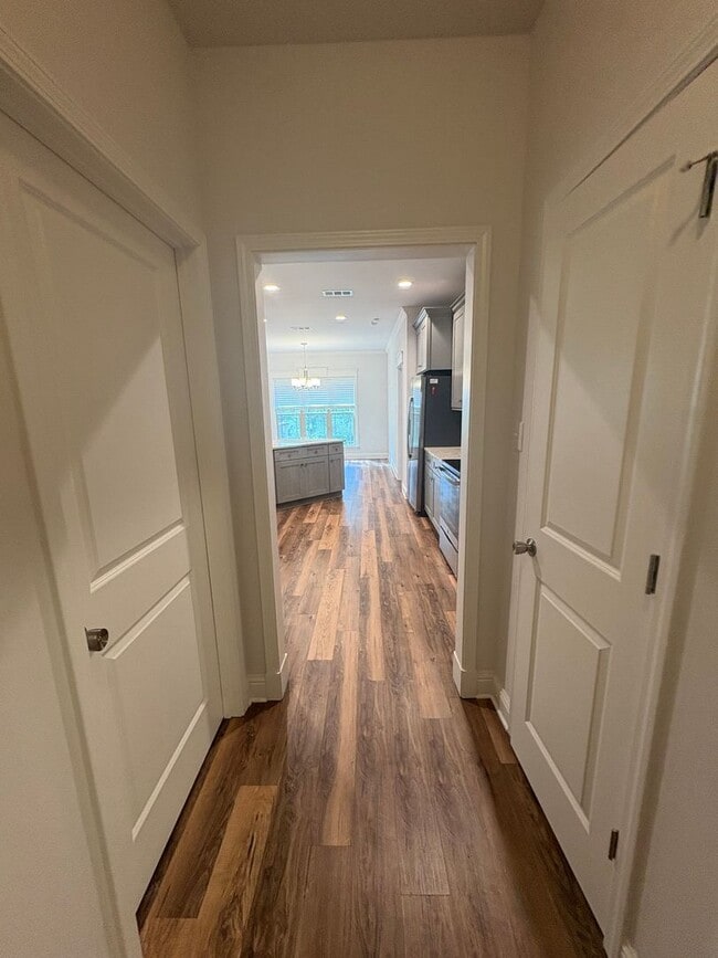 Building Photo - Beaultiful 3 bed 2 bath home in Long Beach