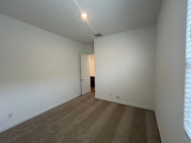 Building Photo - 25509 N 149th Ave