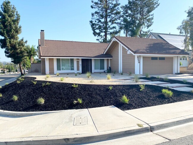 Primary Photo - Amazing Pet friendly Anaheim home!