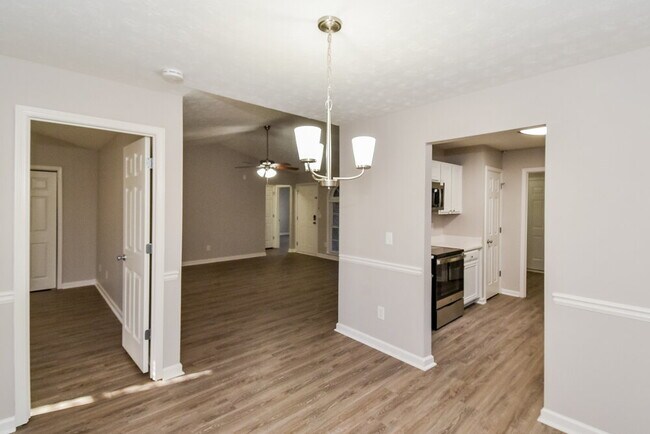 Building Photo - 2155 Belcourt Dr