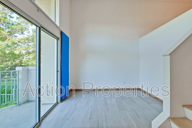 Building Photo - 158 Holly Ct