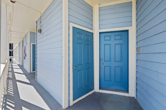 Building Photo - 7820 Seawall Blvd