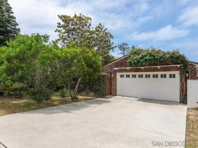 Building Photo - 5839 Camino De La Costa