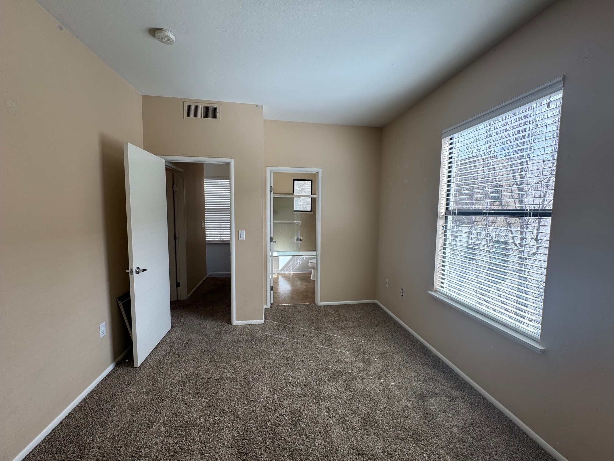 Building Photo - 144 City Limits Cir