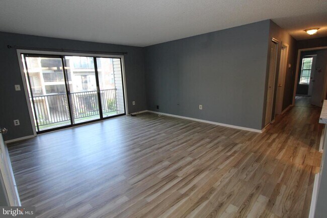 Building Photo - 8 Joyner Ct