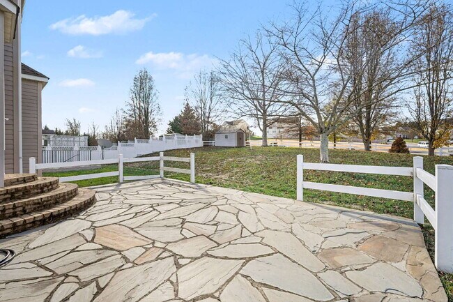 Building Photo - 9 Gallery Rd