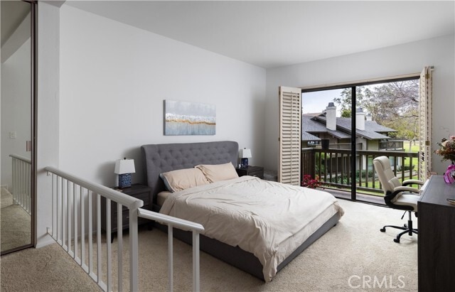 Building Photo - 9 Flores