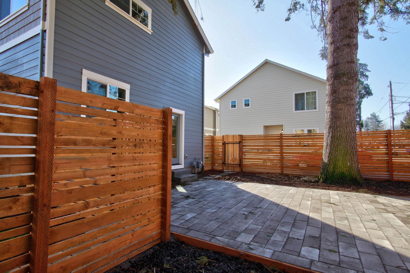 Building Photo - 9424 N Macrum Ave